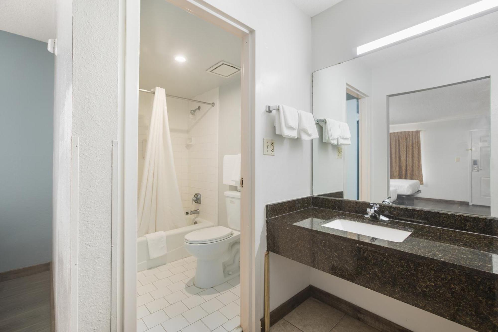 Americas Best Value Inn Stockbridge Δωμάτιο φωτογραφία